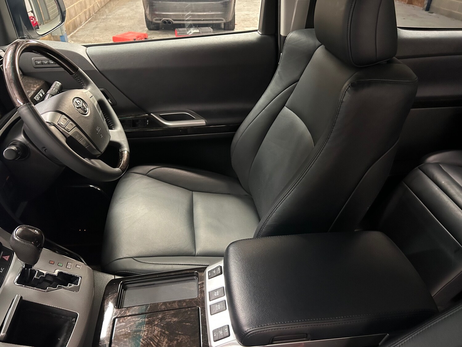 Used Toyota Vellfire 2014 for sale - 78028028: Photo 31