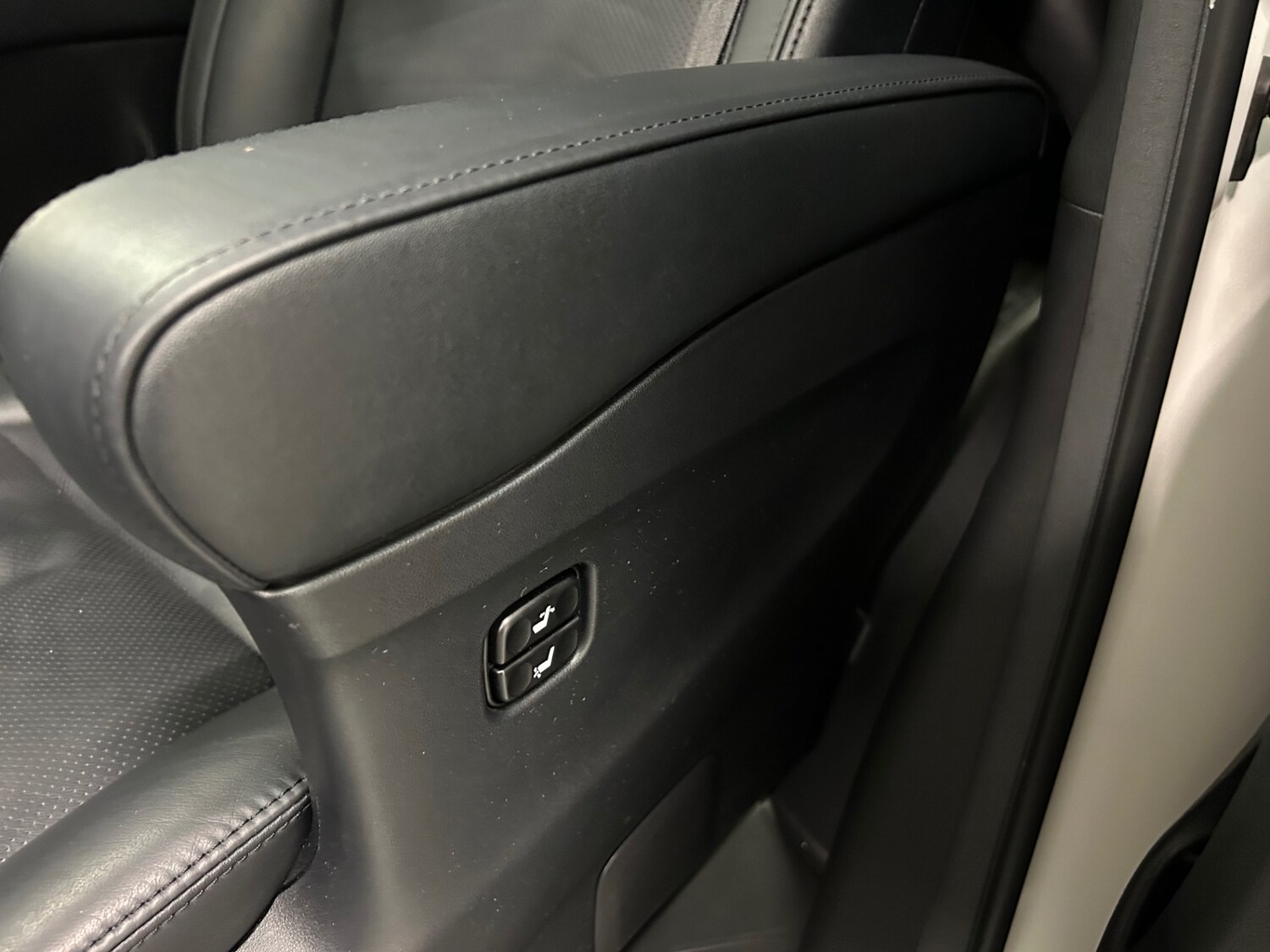 Used Toyota Vellfire 2014 for sale - 78028028: Photo 32