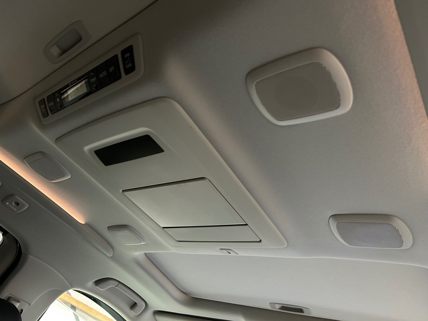 Used Toyota Vellfire 2014 for sale - 78028028: Photo 36