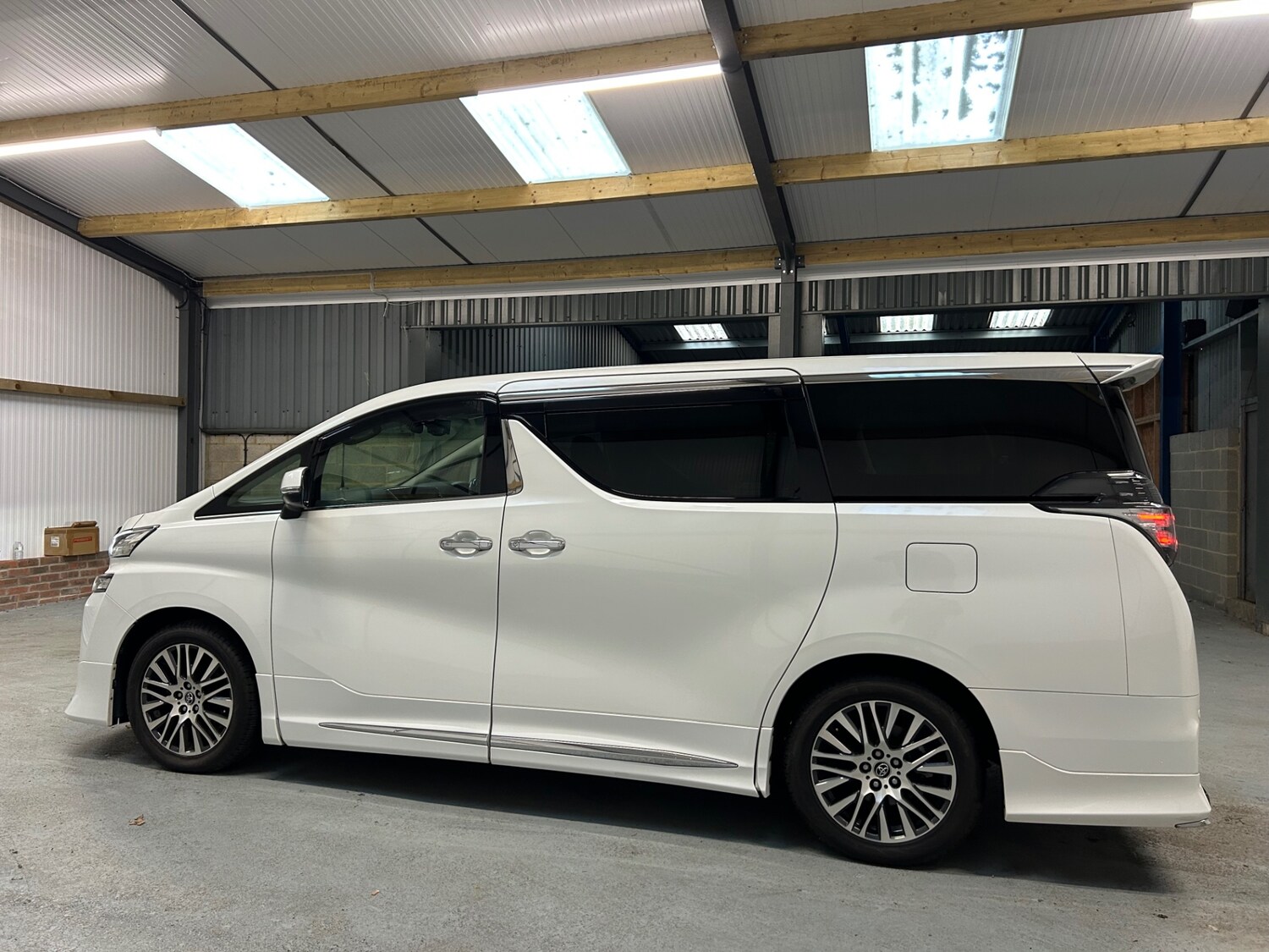 Used Toyota Vellfire 2025 for sale - 78026342: Photo 15