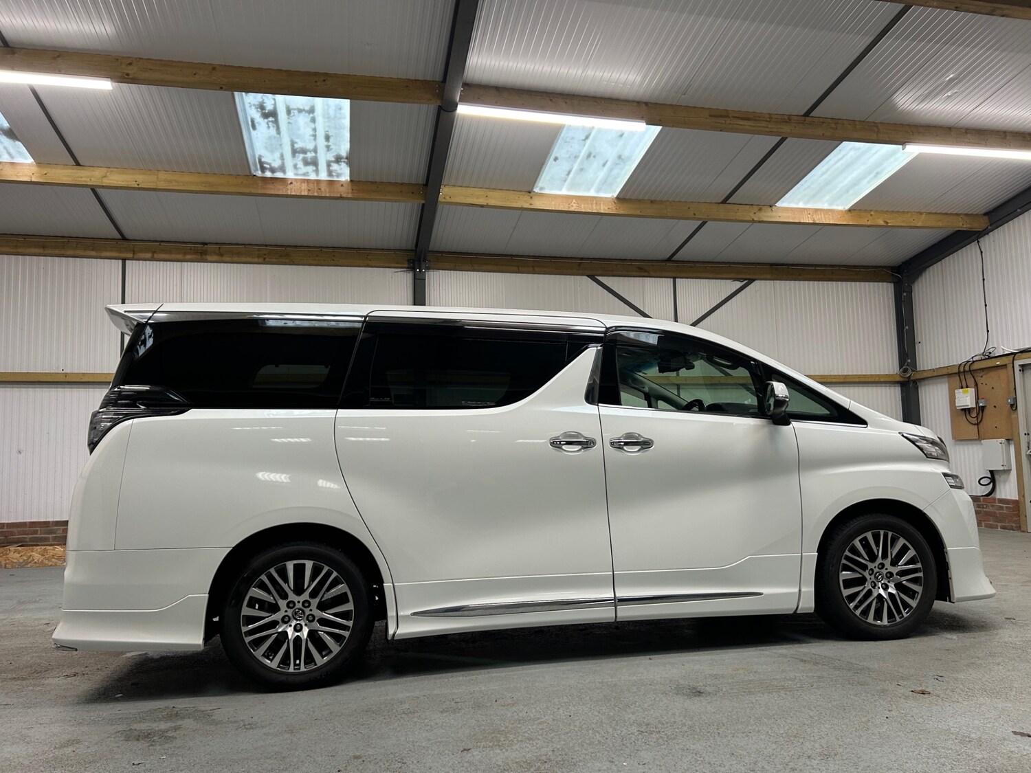 Used Toyota Vellfire 2025 for sale - 78026342: Photo 9