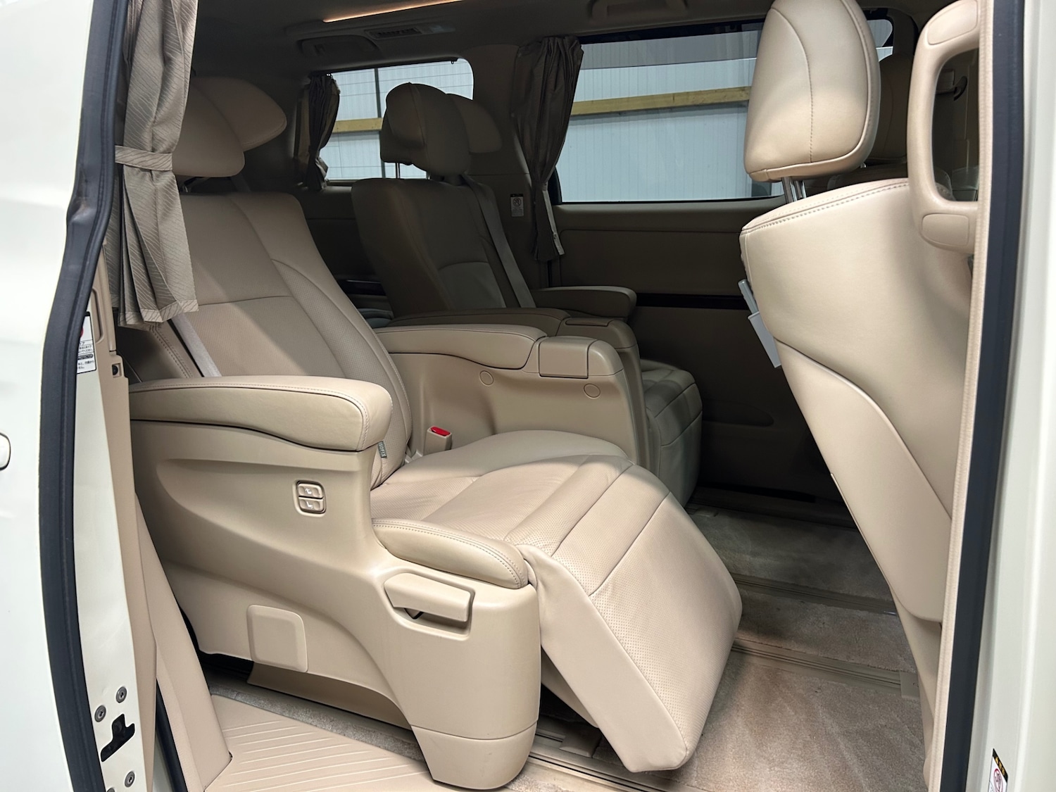 Used Toyota Alphard 2024 for sale - 78031939: Photo 13