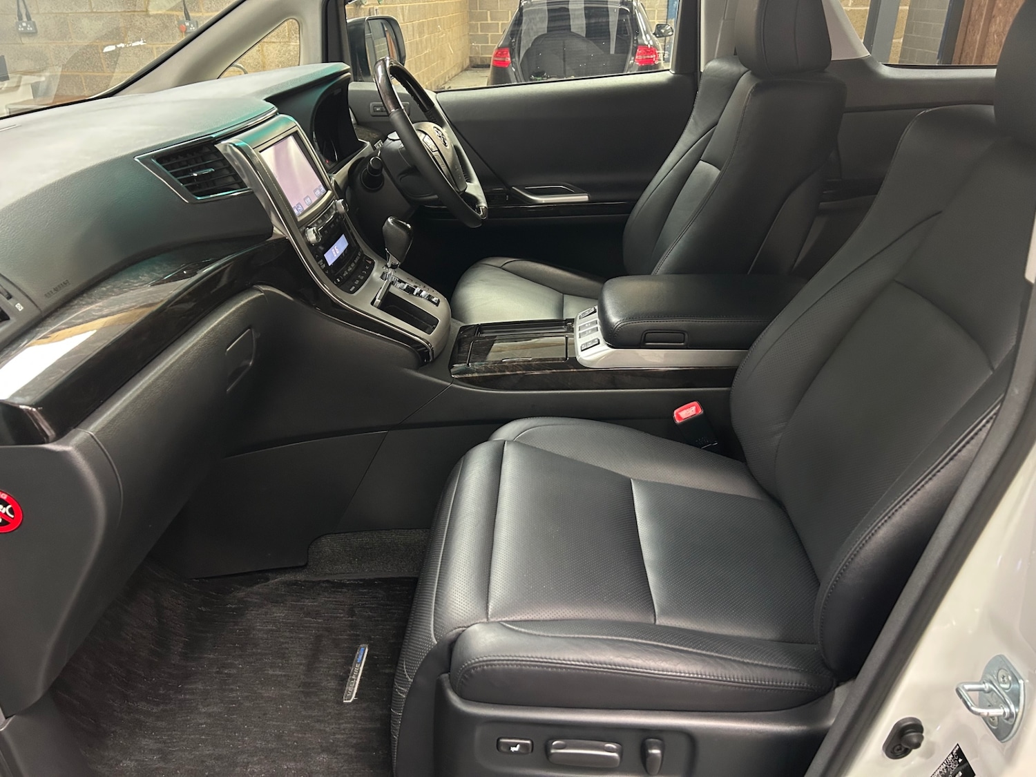 Used Toyota Vellfire 2025 for sale - 78033572: Photo 18