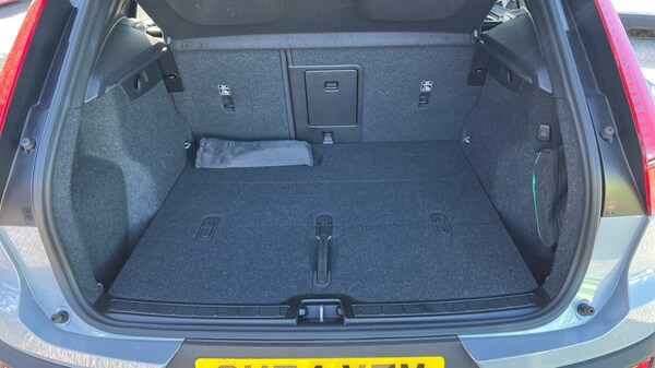 Used Volvo XC40 2024 for sale - 76117100: Photo 17