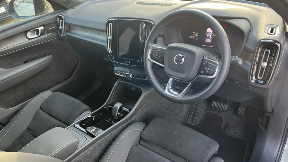 Used Volvo XC40 2024 for sale - 76999347: Photo 5