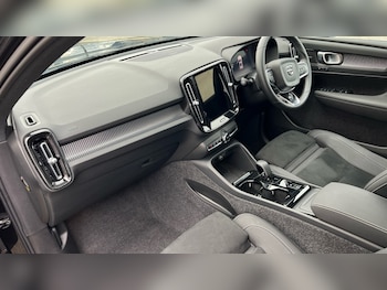 Used Volvo XC40 2024 for sale - 76523572: Photo