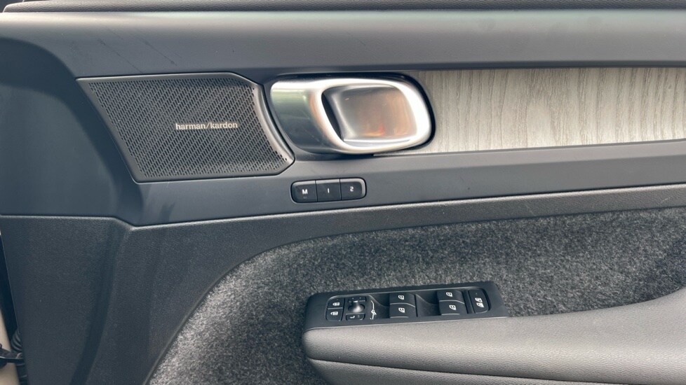 Used Volvo XC40 2025 for sale - 76868714: Photo 15