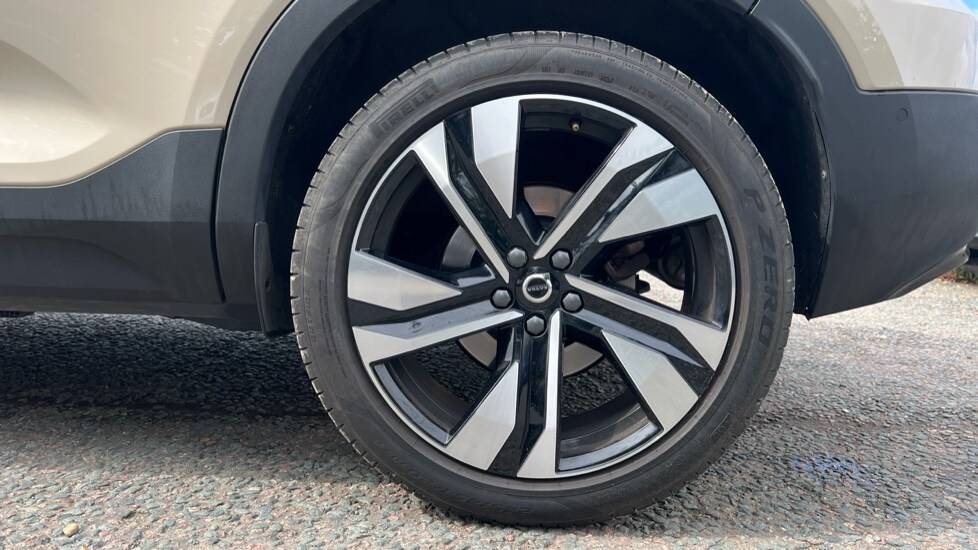 Used Volvo XC40 2025 for sale - 76868714: Photo 26