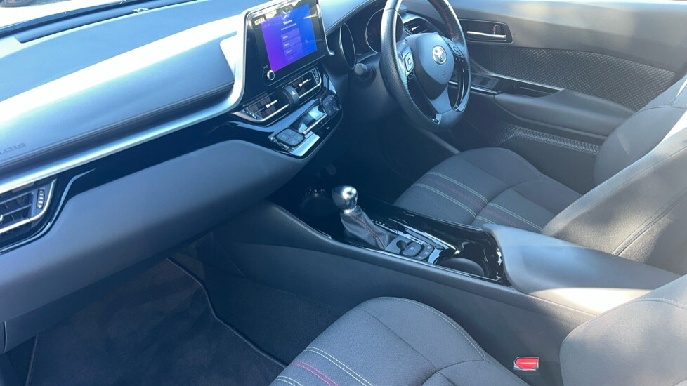 Used Toyota C-HR 2023 for sale - 76062080: Photo 10