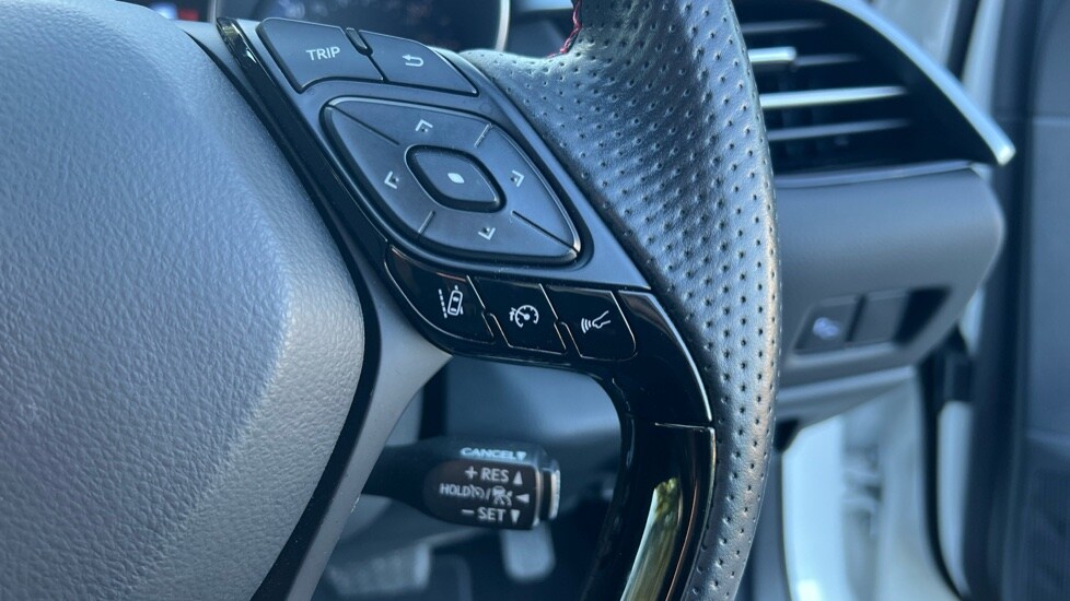 Used Toyota C-HR 2023 for sale - 76062080: Photo 21