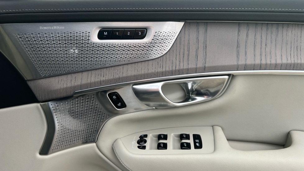Used Volvo XC90 2025 for sale - 76328377: Photo 15