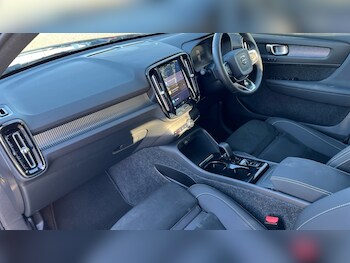 Used Volvo XC40 2024 for sale - 76684265: Photo