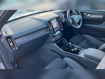 Used Volvo XC40 2025 for sale - 76933260: Photo