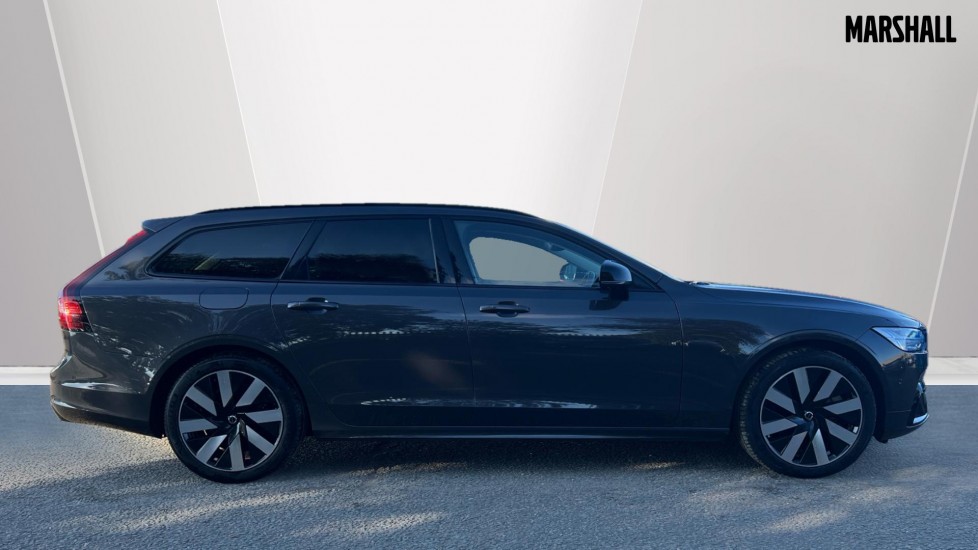 Used Volvo V90 2024 for sale - 76870951: Photo 3