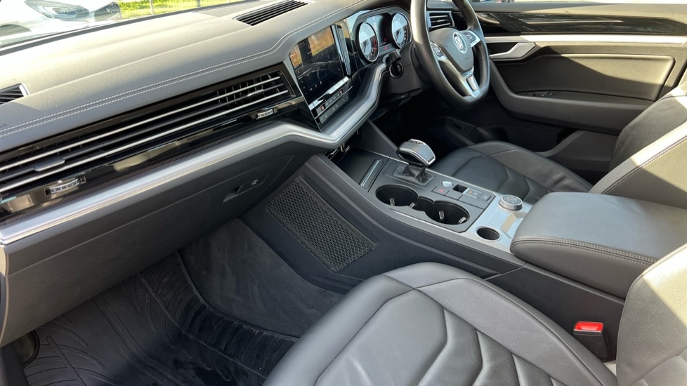 Used Volkswagen Touareg 2019 for sale - 76652443: Photo 10