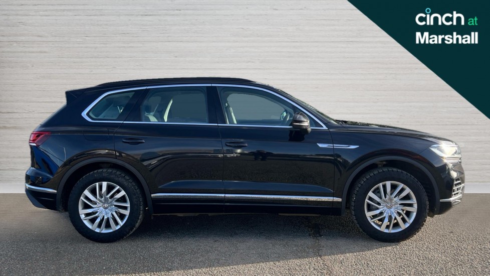 Used Volkswagen Touareg 2019 for sale - 76652443: Photo 2