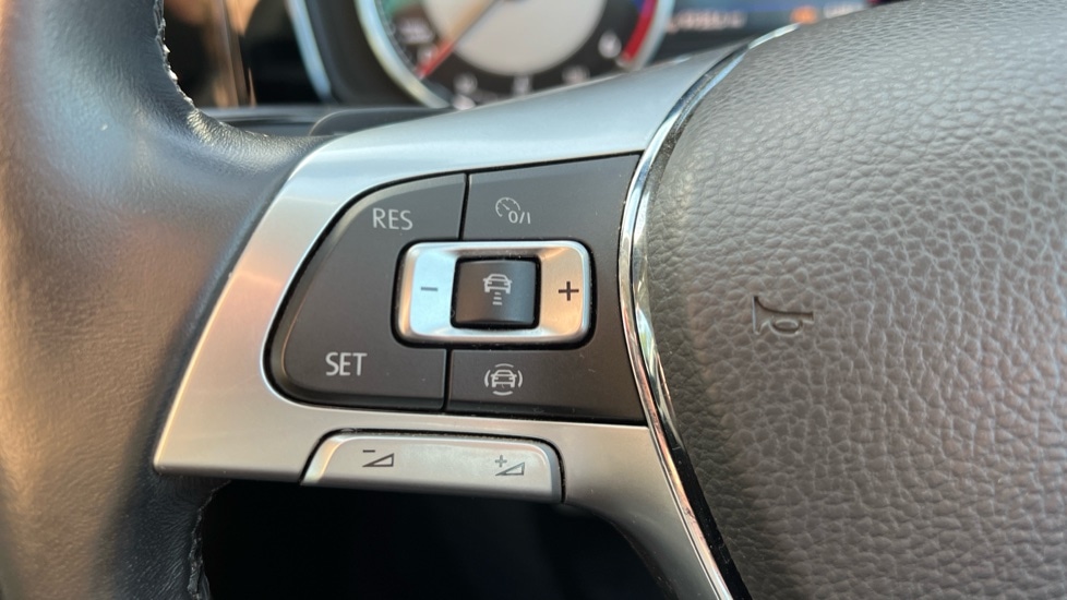 Used Volkswagen Touareg 2019 for sale - 76652443: Photo 30