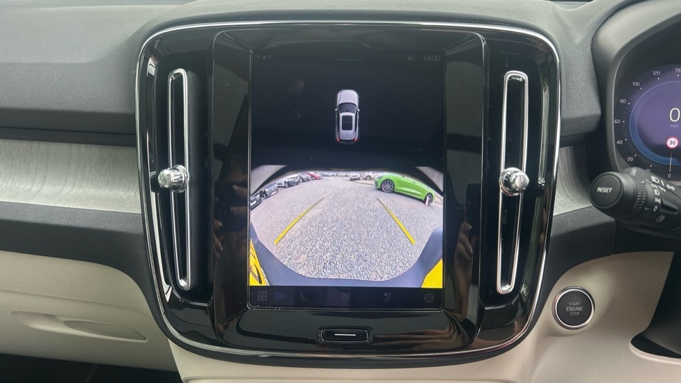Used Volvo XC40 2023 for sale - 76095990: Photo 31