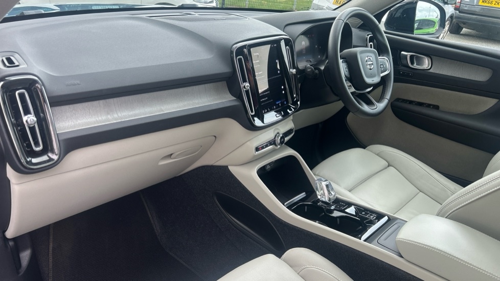Used Volvo XC40 2023 for sale - 76095990: Photo 4