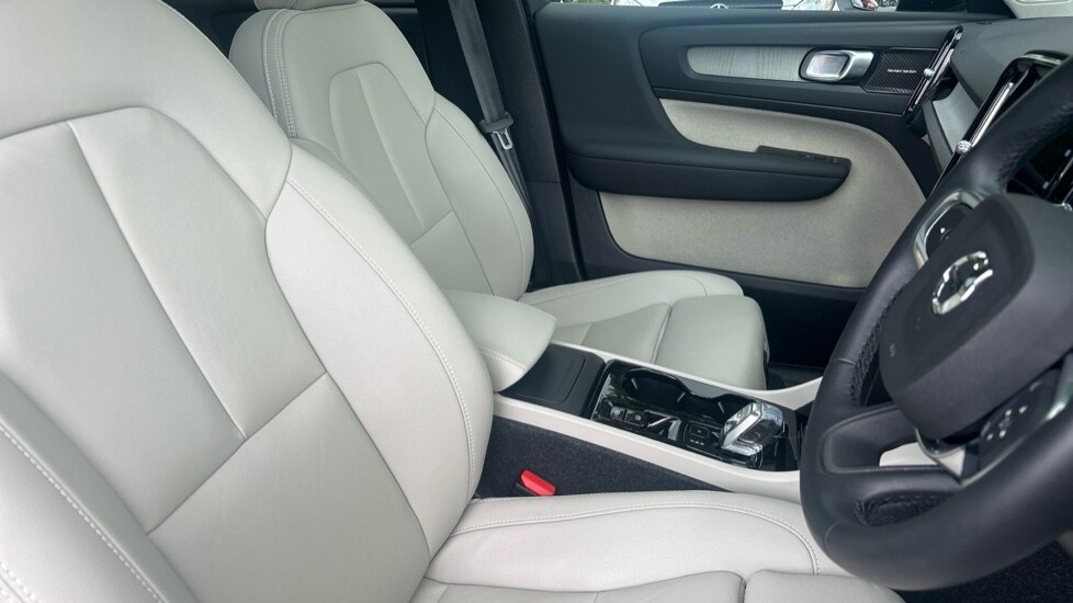 Used Volvo XC40 2023 for sale - 76095990: Photo 9