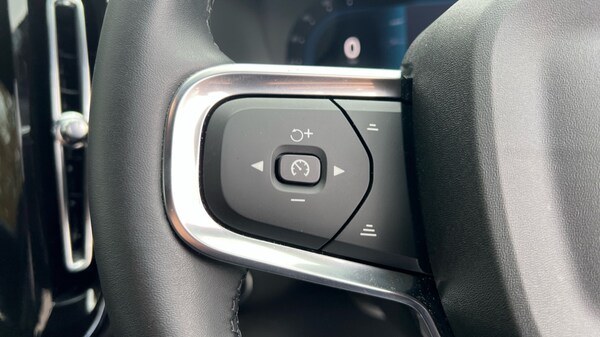 Used Volvo XC40 2025 for sale - 76289714: Photo 37
