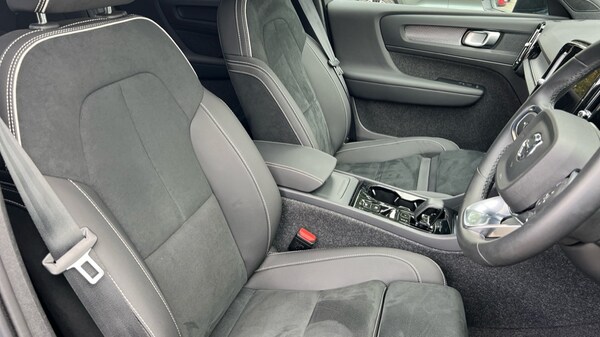 Used Volvo XC40 2025 for sale - 76289714: Photo 9