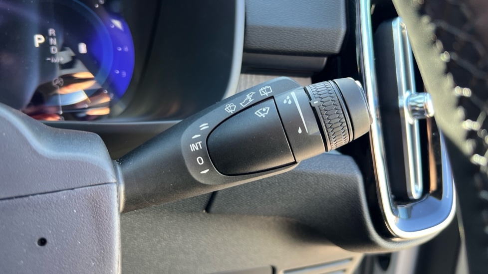 Used Volvo XC40 2024 for sale - 76871468: Photo 28