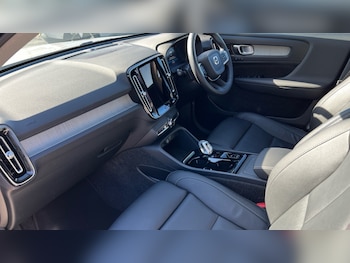 Used Volvo XC40 2024 for sale - 76871468: Photo