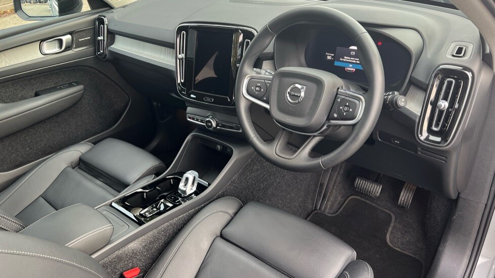 Used Volvo XC40 2024 for sale - 76328234: Photo 5