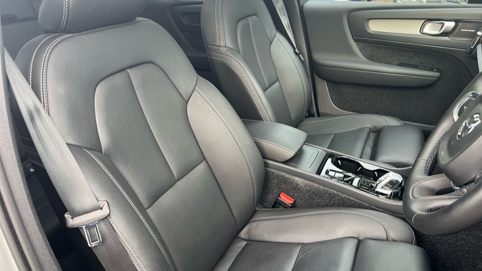 Used Volvo XC40 2024 for sale - 76328234: Photo 9