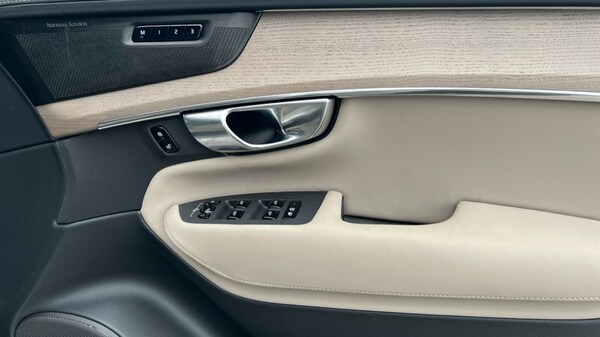 Used Volvo XC90 2025 for sale - 76116867: Photo 15