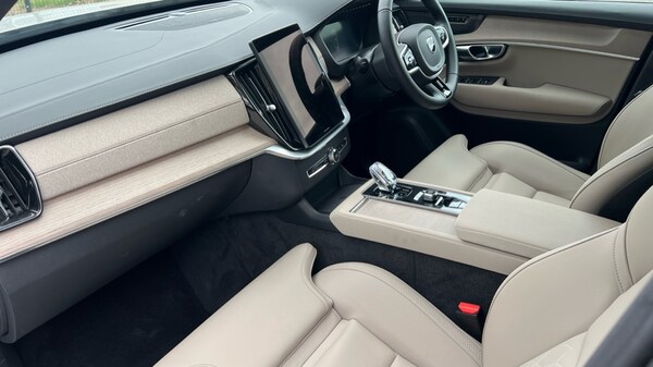 Used Volvo XC90 2025 for sale - 76116867: Photo 4