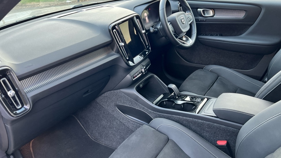 Used Volvo XC40 2024 for sale - 76871707: Photo 4