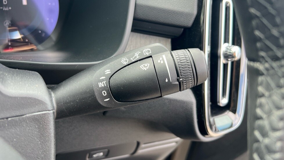 Used Volvo XC40 2025 for sale - 76168574: Photo 28