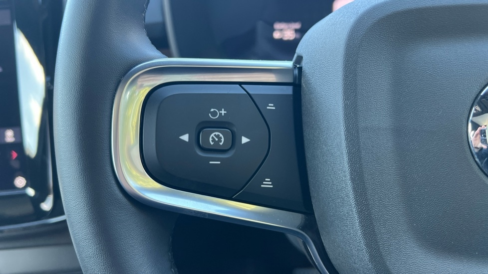 Used Volvo XC40 2024 for sale - 76112084: Photo 30