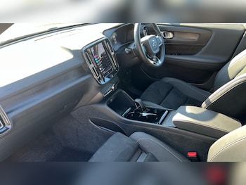 Used Volvo XC40 2024 for sale - 76112084: Photo 4