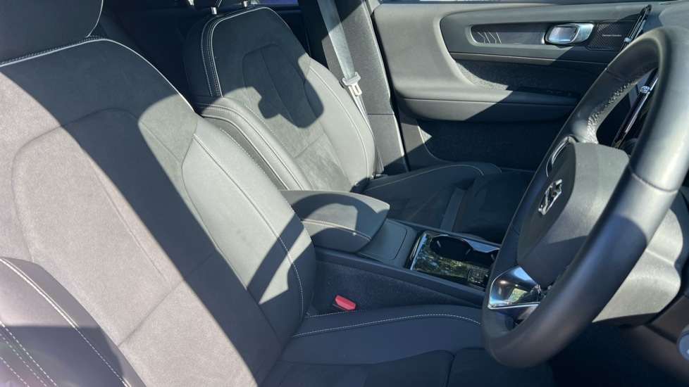 Used Volvo XC40 2024 for sale - 76112084: Photo 9