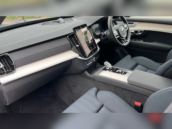 Used Volvo XC90 2025 for sale - 76168698: Photo