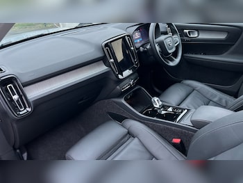 Used Volvo XC40 2025 for sale - 76971295: Photo