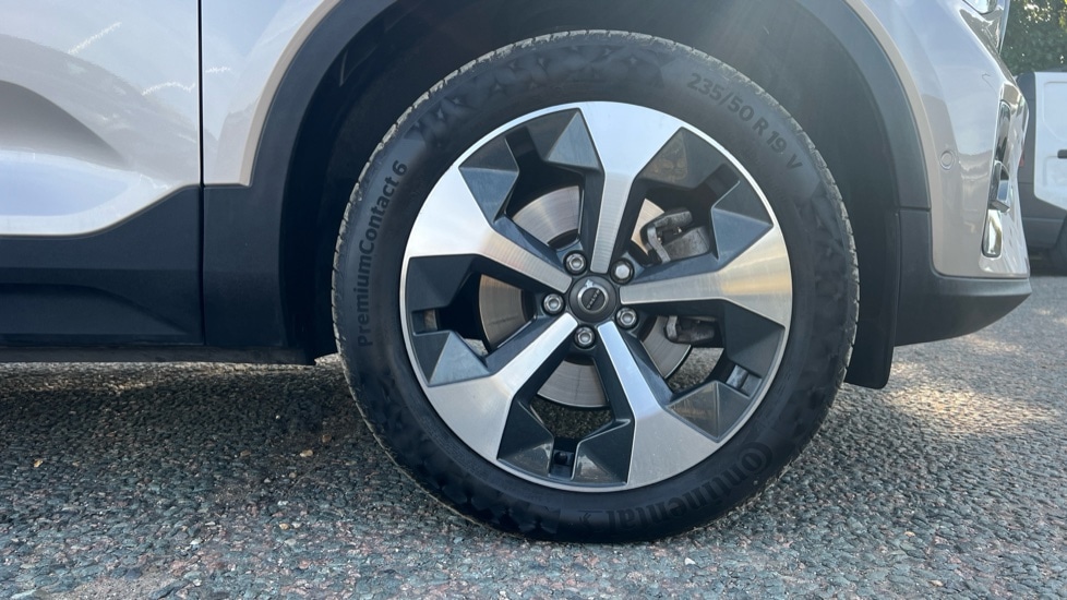 Used Volvo XC40 2023 for sale - 76575109: Photo 16