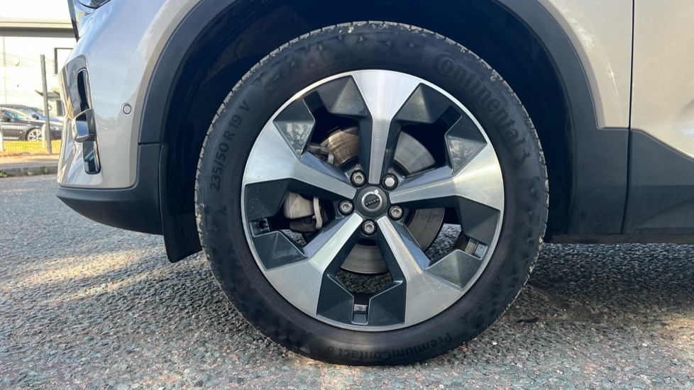 Used Volvo XC40 2023 for sale - 76575109: Photo 25