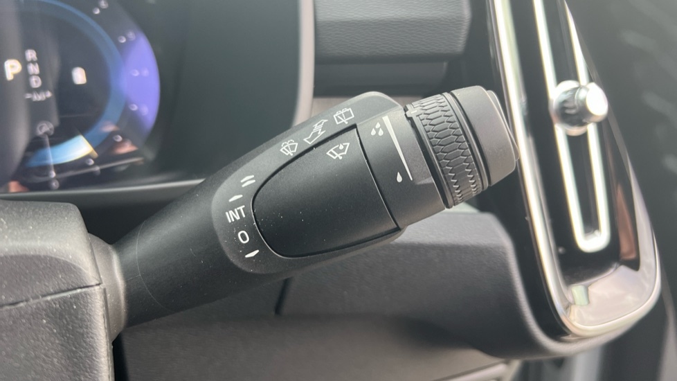 Used Volvo XC40 2024 for sale - 76870436: Photo 28