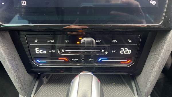 Used Volkswagen Passat 2023 for sale - 76265475: Photo 30