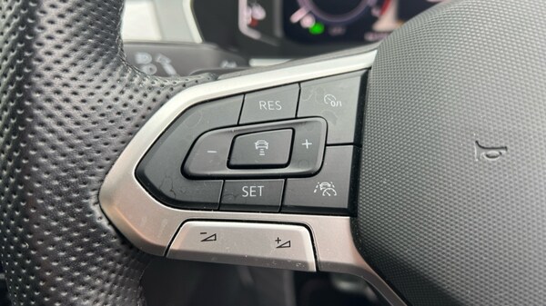 Used Volkswagen Passat 2023 for sale - 76265475: Photo 31