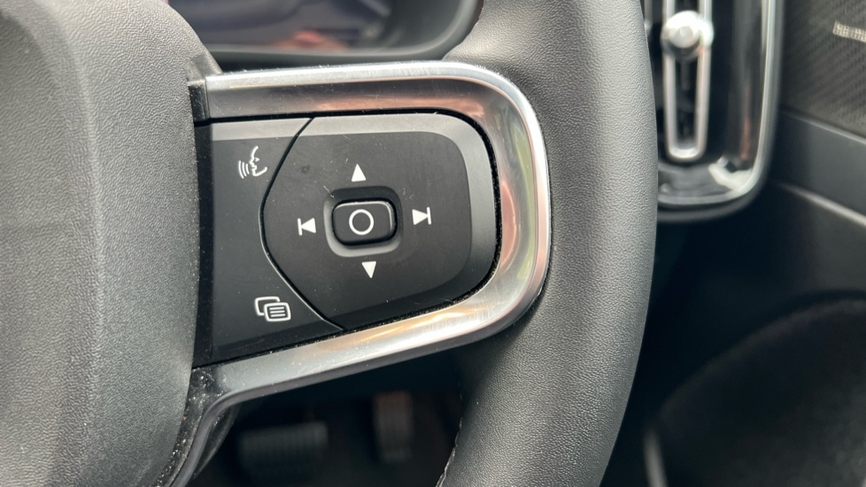 Used Volvo XC40 2024 for sale - 76140235: Photo 19
