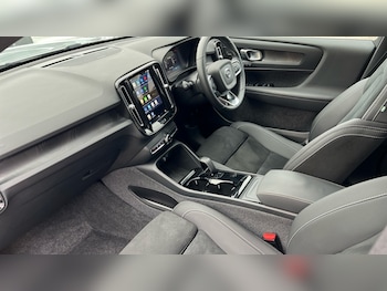 Used Volvo XC40 2024 for sale - 76140235: Photo