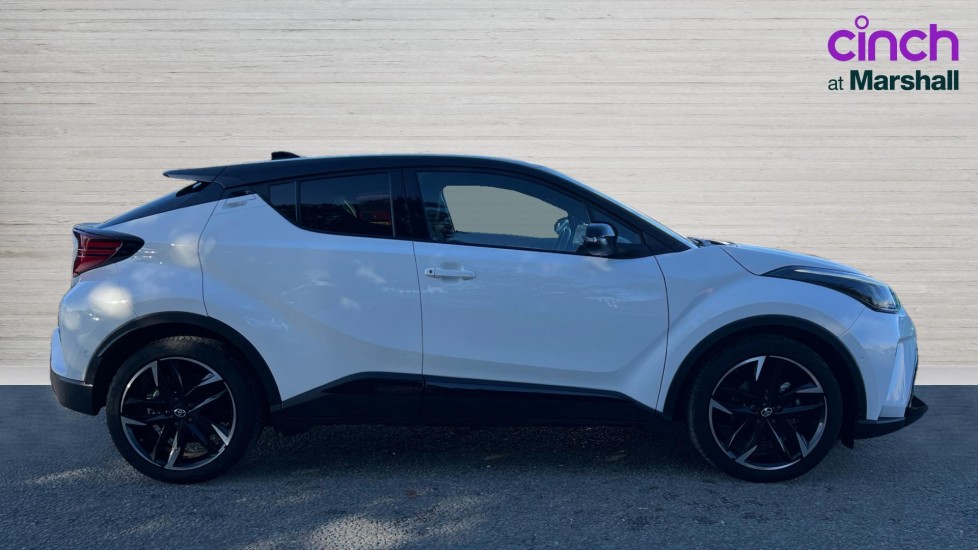 Used Toyota C-HR 2023 for sale - 76870281: Photo 2