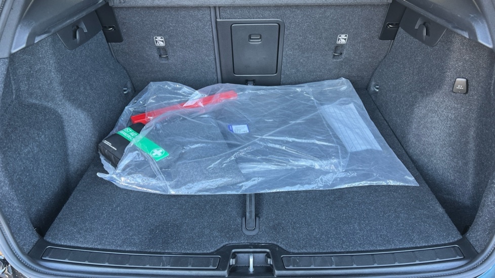 Used Volvo XC40 2025 for sale - 76873328: Photo 17