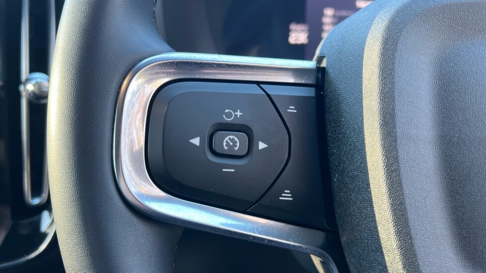 Used Volvo XC40 2025 for sale - 76873328: Photo 18