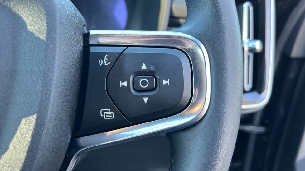 Used Volvo XC40 2025 for sale - 76873328: Photo 19